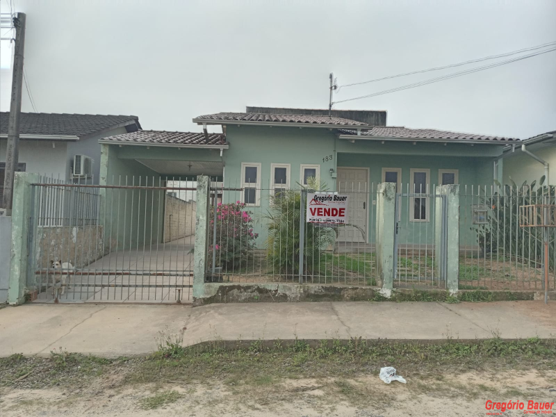 CASA EM ARARANGUÁ/SC